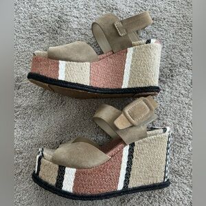 Pedro Garcia Dian Wedge in Oak Castoro Santa Fe